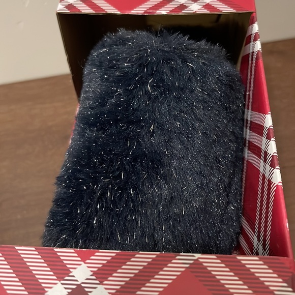 Slippers - Picture 3 of 3